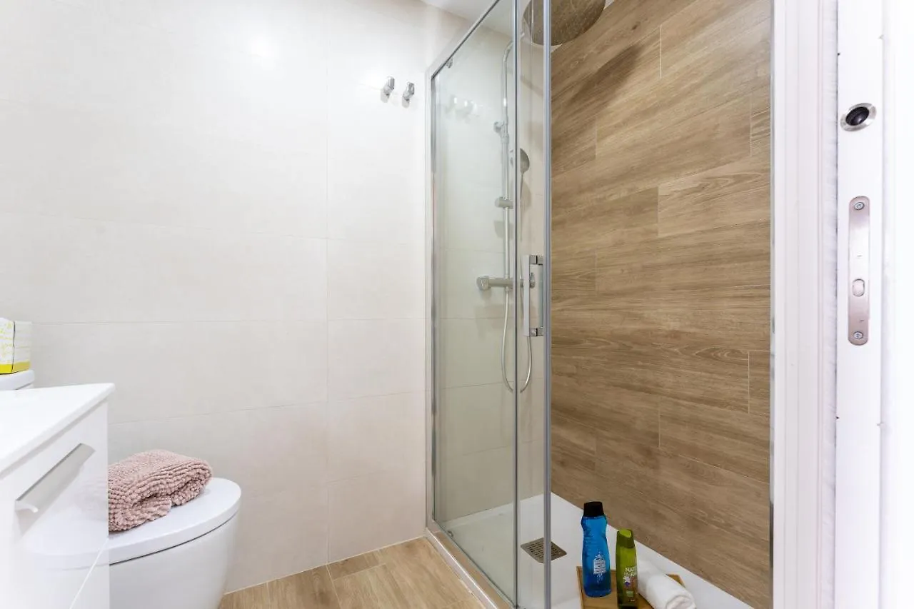 아파트 Beach Front Holiday Studio 푸엔히롤라 스페인